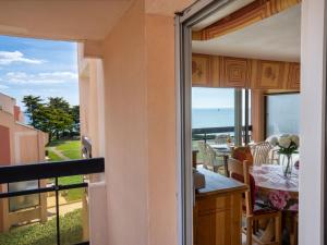 Apartment Claire Marine by Interhome