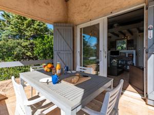 Maisons de vacances Holiday Home Le petit cabanon gris by Interhome : photos des chambres