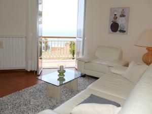 Apartment Belle Vue by Interhome