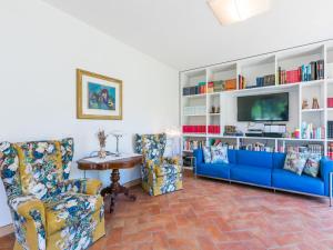 Villa Loris-2 by Interhome