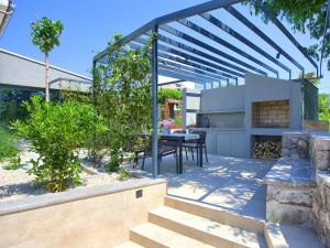 Holiday Home Jerini The Barn by Interhome