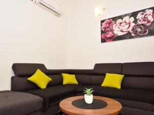 Apartment Ika by Interhome