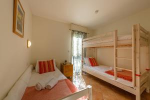 L'Hermitage, 3 appartements avec terrasse, vue lac, parking et PISCINE, LLA Selections by Location Lac Annecy : photos des chambres