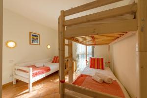 L'Hermitage, 3 appartements avec terrasse, vue lac, parking et PISCINE, LLA Selections by Location Lac Annecy : photos des chambres