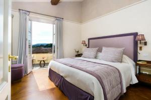 Donna Lipsi - La Dimora degli Affreschi Florence