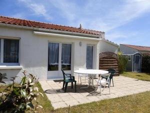 Maisons de vacances Maison Saint-Hilaire-de-Riez, 3 pieces, 6 personnes - FR-1-224-402 : photos des chambres