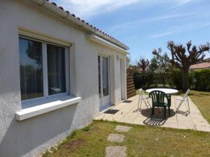 Maisons de vacances Maison Saint-Hilaire-de-Riez, 3 pieces, 6 personnes - FR-1-224-402 : photos des chambres