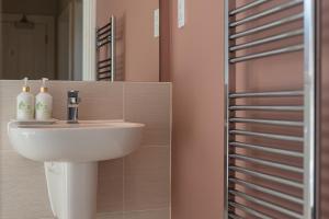 Stunning flat near town centre Long-stay discount