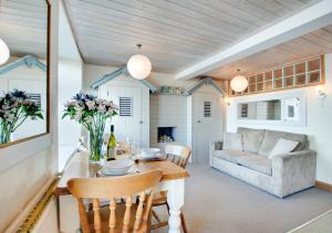 The Beach Hut Crab Rock 1