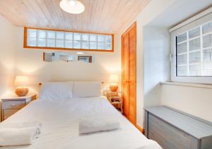 The Beach Hut Crab Rock 1