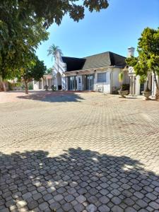 Kariega Apartments - 4 Graaff-Reinet Rd