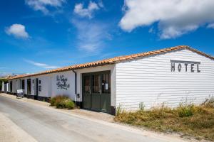 Hotels Hotel Les Vignes de la Chapelle, 