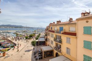 Bleu Azur - avec vue sur le port