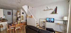 Maisons de vacances Maison PORTIRAGNES pres de la mer et du Canal du Midi : photos des chambres