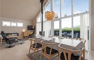 Gorgeous Home In Tarm With Wifi