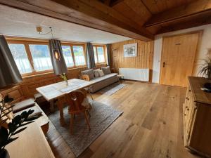 Two-Bedroom Apartment room in Seppl Stoba