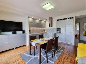 visit baltic - Rezydencja Sienkiewicza Apartament Sławomira Mrożka z 2 sypialniami RS2 29