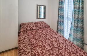 2 Bedroom Nice Apartment In Petrcane