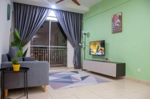 Five H Family Service Apartment