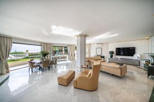 Villas Luxury Villa with SPA in Golfe-Juan - Sea View : photos des chambres