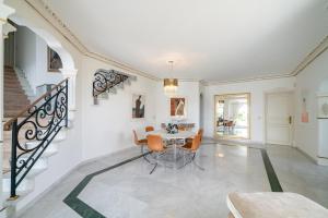 Villas Luxury Villa with SPA in Golfe-Juan - Sea View : photos des chambres