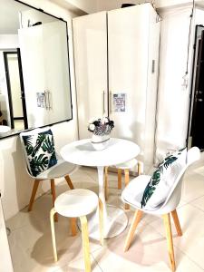 BURNHAM HILL CONDOMINIUM