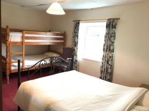 Farmhouse - Sleeps 6 & Pets Allowed