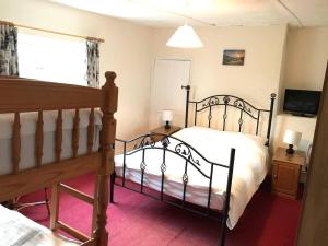 Farmhouse - Sleeps 6 & Pets Allowed