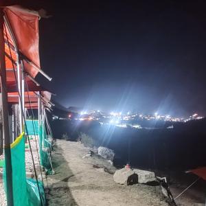 Buddy Hikers Stay Badrinath