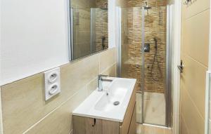 Appartements Awesome Apartment In Narbonne With Wifi : Appartement 1 Chambre