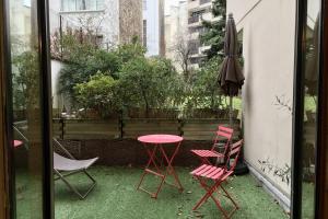 Apartment with garden near Montmartre