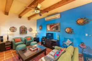 Casa Juanchi Mountain views and just steps from restaurants, pool, and the beach of Loreto Bay