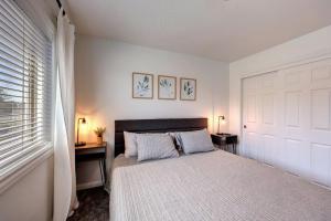 New Listing! 3 Bedroom with Hot Tub