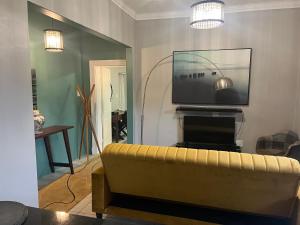 28 on Symonds Luxstudio 3