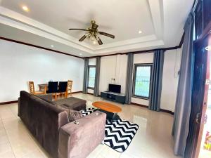 Peaceful 2BR Garden Retreat Bangtao Beach A2