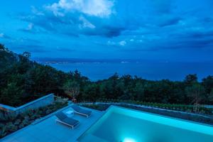Villa Aura Caesar - 5 Bedroom villa - Ultra modern and luxurious - Stunning sea and town views 