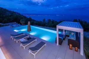 Villa Aura Caesar - 5 Bedroom villa - Ultra modern and luxurious - Stunning sea and town views 