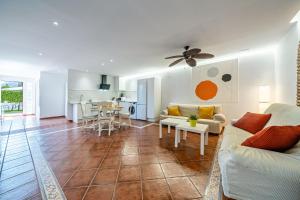 VILLA CARMEN GARDEN & PARKING