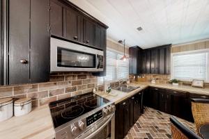 Little River Waterway Cottage Retreat