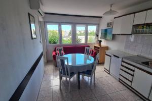 Great flat few minutes from the beach!