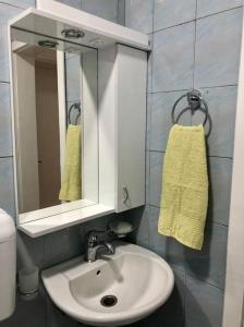 Lovely 1-bedroom condo with available parking