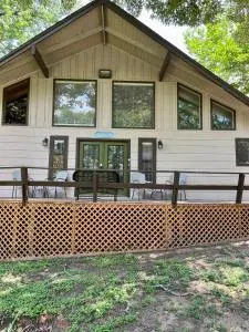 Hideaway - 3 BR Home with PRIVATE POOL on wooded lot - Honea