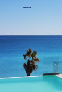 Pearl Beach - Seaside Rooftop Pool