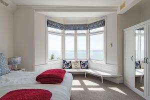 Seagulls by Bloom Stays