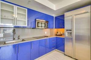 Fort Lauderdale Condo with Veranda and Ocean View!