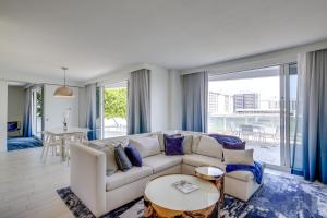 Fort Lauderdale Condo with Veranda and Ocean View!