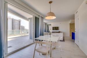 Fort Lauderdale Condo with Veranda and Ocean View!