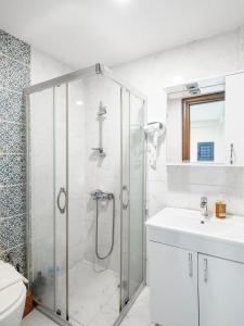 The Red Tent Suite 88