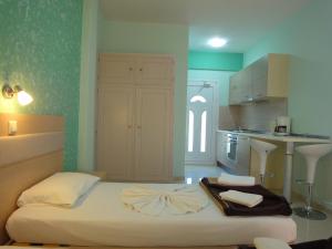 Albatros Studios & Apartments Rethymno Greece