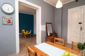 Blue Dollar Apartament